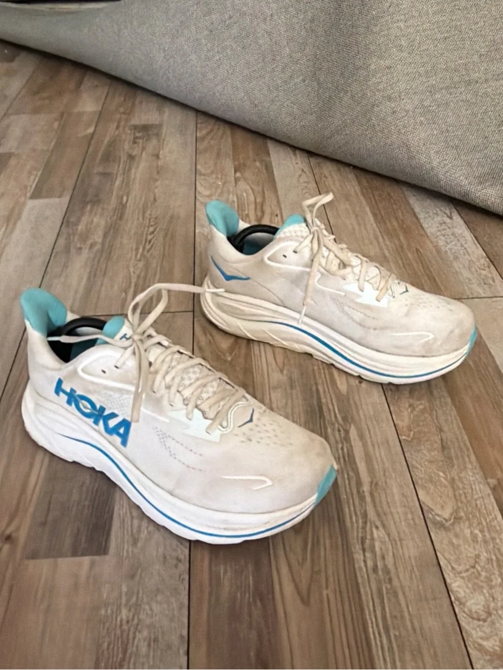 Hoka Clifton 10 Men's Size 10.5 Wide 2E White Skyward Blue 1162032